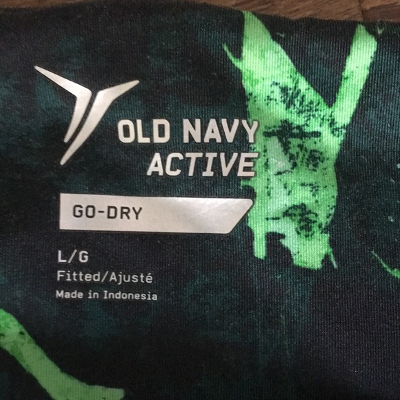 Old Navy capri leggings. Dri fit. Mesh paneling on the back of the leg. - Picture 3 of 4